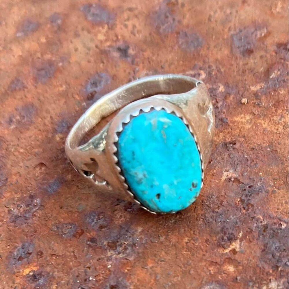 Vintage sterling silver and turquoise Navajo Southwestern ring 7.5